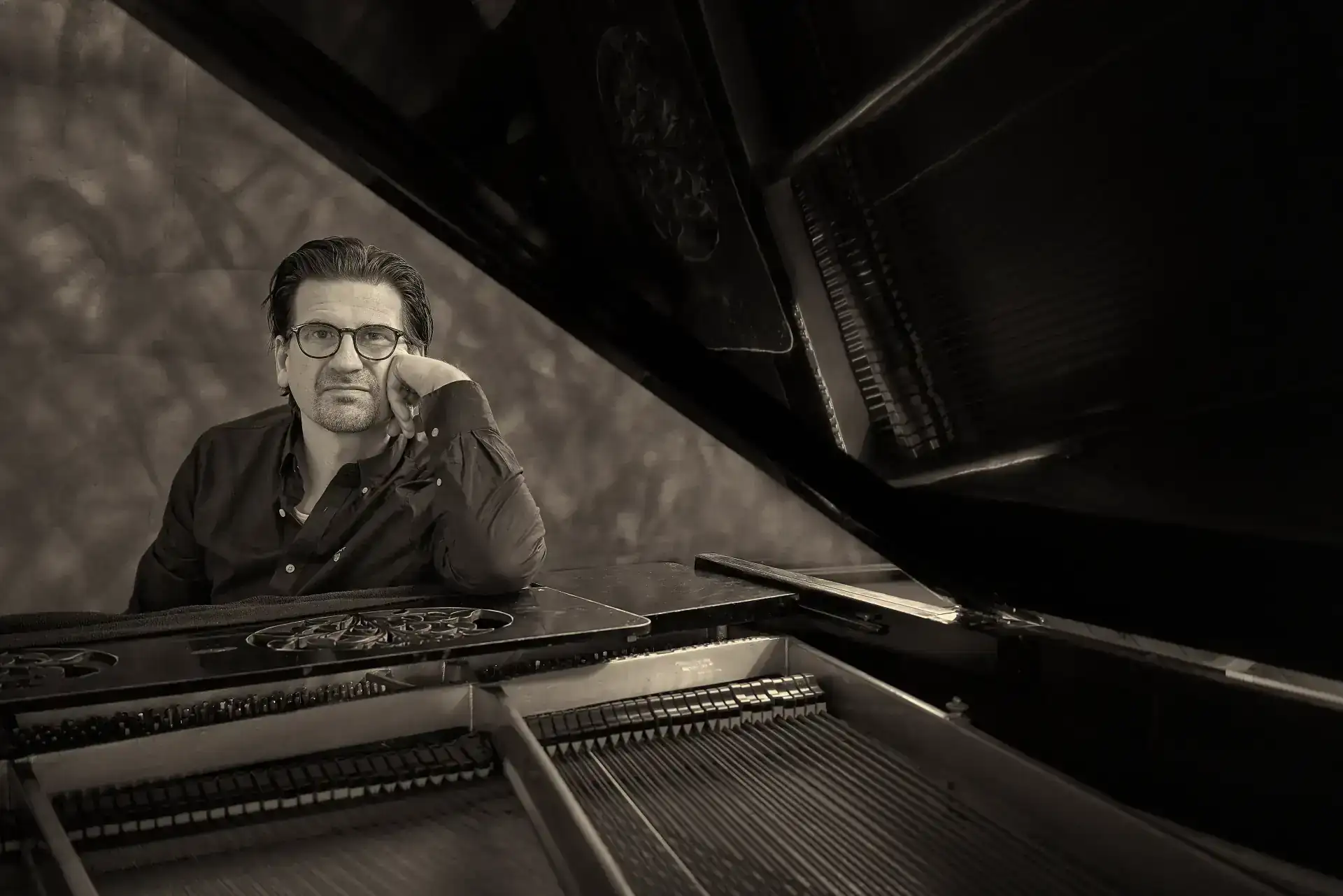 Dan Lindh at the piano